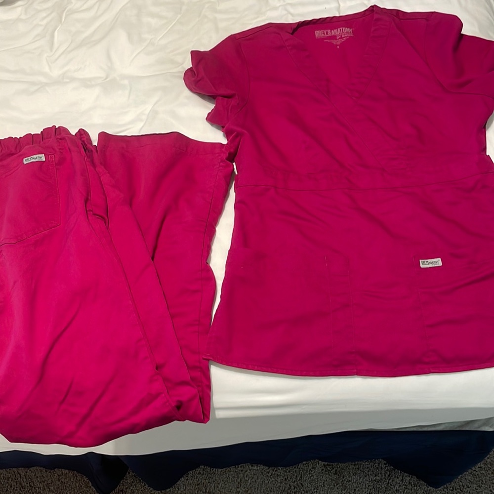 Greys Anatomy by Barco Scrubs set in pink
